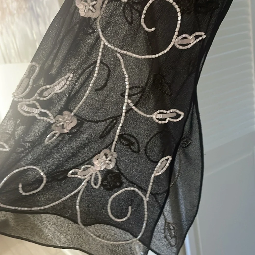 EUC JKara Black Dress with white floral beeding Size 16 - Picture 13 of 13
